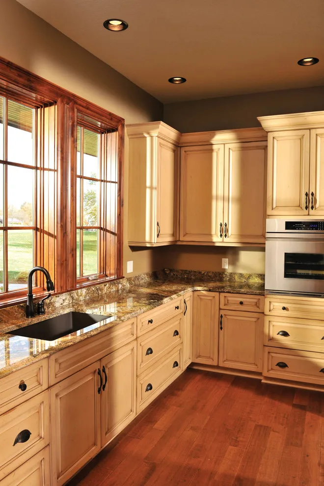 Culinary and Dining Space by Unique Homes Iowa - Photo 11