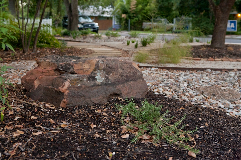 Hyde Park Cottage by Fertile Ground Organic Gardens - Photo 3