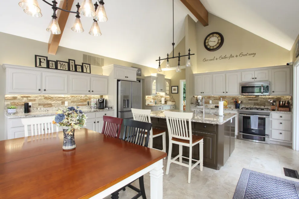 Kitchen Renovation by Miracle Contracting Inc. - Photo 13
