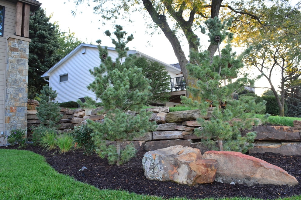 Lakeside Entertainment Space and Water Feature by Breaking Ground - Photo 16