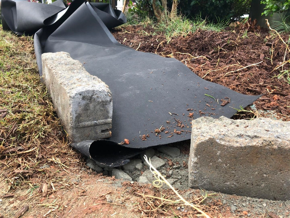 PAVER EDGING :) by Fontaine Landscaping Inc. - Photo 5