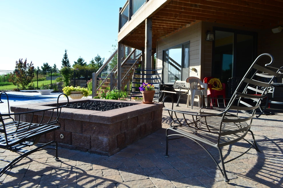Comfortable Backyard Retreat by Breaking Ground - Photo 3