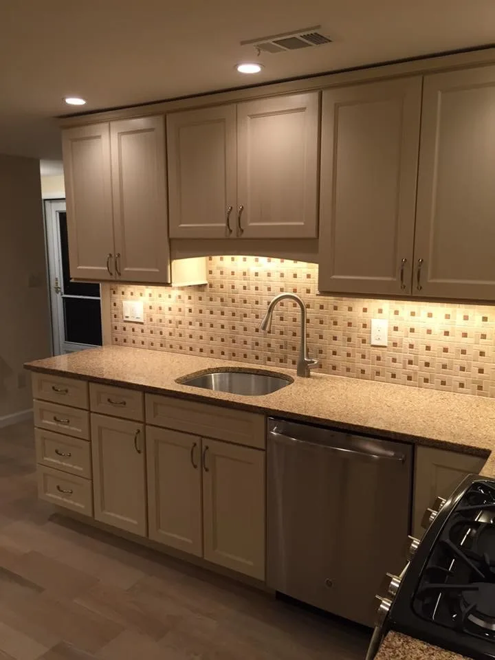Coram Kitchen Upgrade by Hourglass Home Improvements Inc. - Photo 6