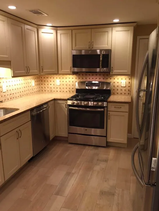 Coram Kitchen Upgrade by Hourglass Home Improvements Inc. - Photo 4