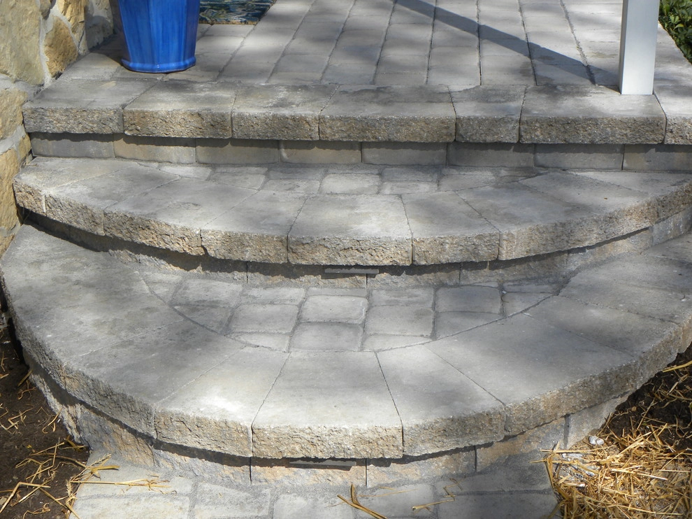 Froio's Lawn & Landscape - Photo 10