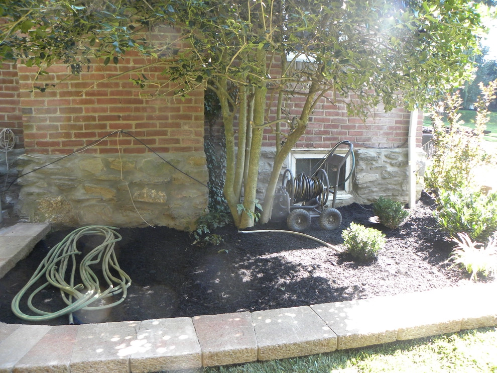 Froio's Lawn & Landscape - Photo 3
