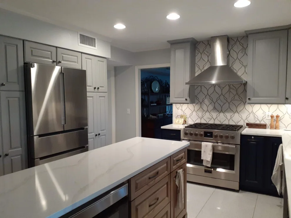 Distinctive Homes, LLC - Photo 13
