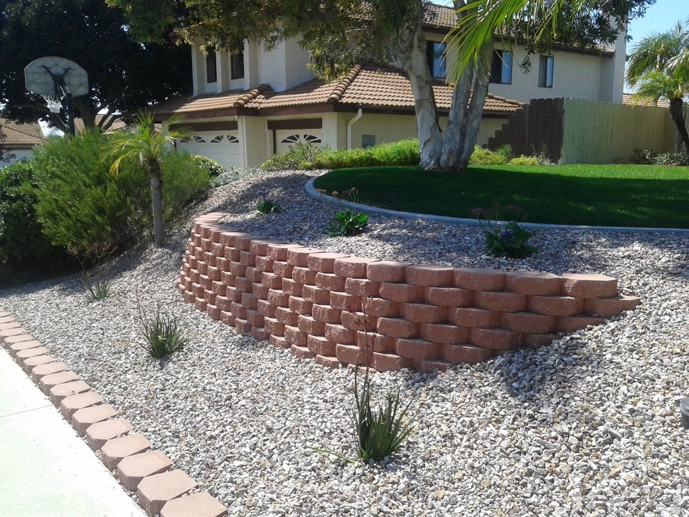 Front yard ideas by GALA Services Inc - Photo 10