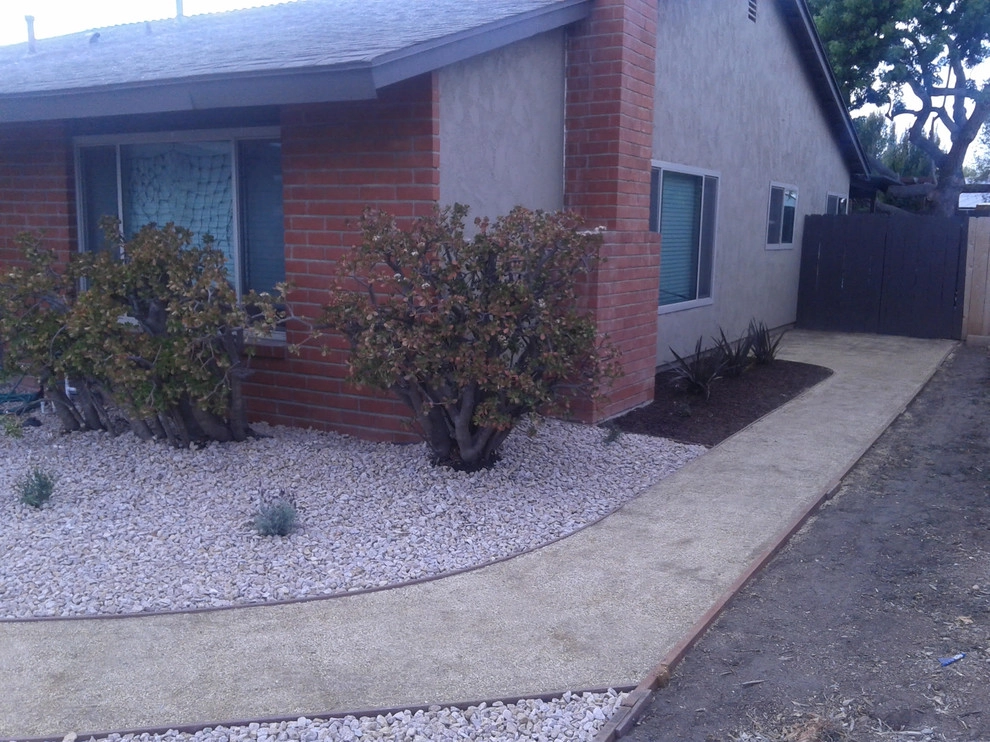 Front yard ideas by GALA Services Inc - Photo 2