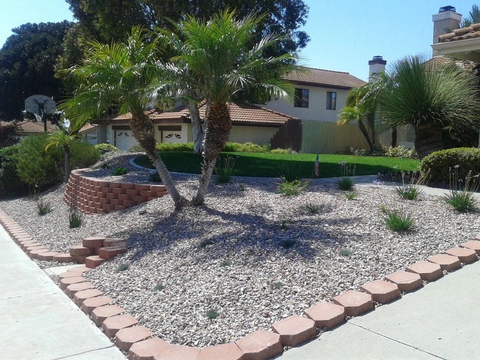 Front yard ideas by GALA Services Inc - Photo 4