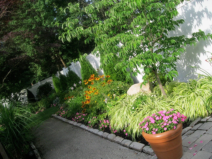 Garden City Landscape - Photo 12