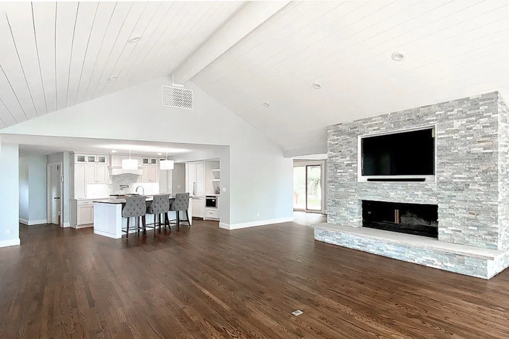 Lakeside Residence by Renovative Resource - Photo 11