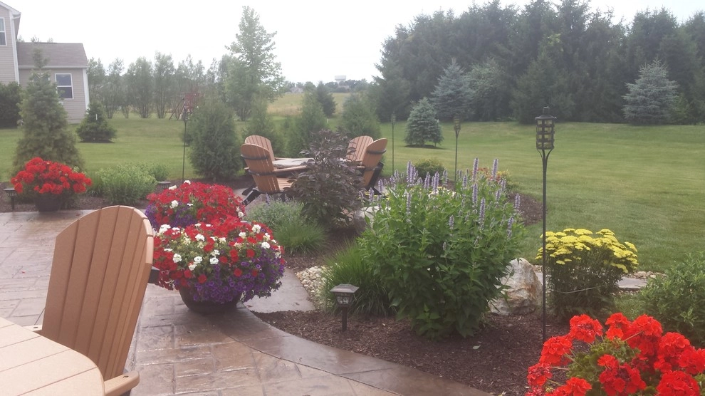 Lewis' Lush Landscape by Garden Of Eden Landscaping Services - Photo 12