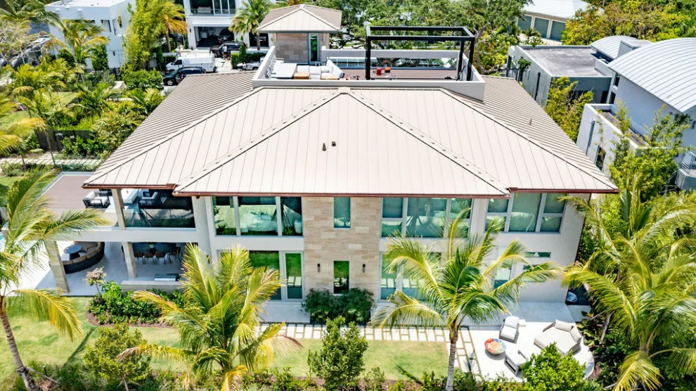 Olas Waterfront Residence by Garza Contractors LLC - Photo 4