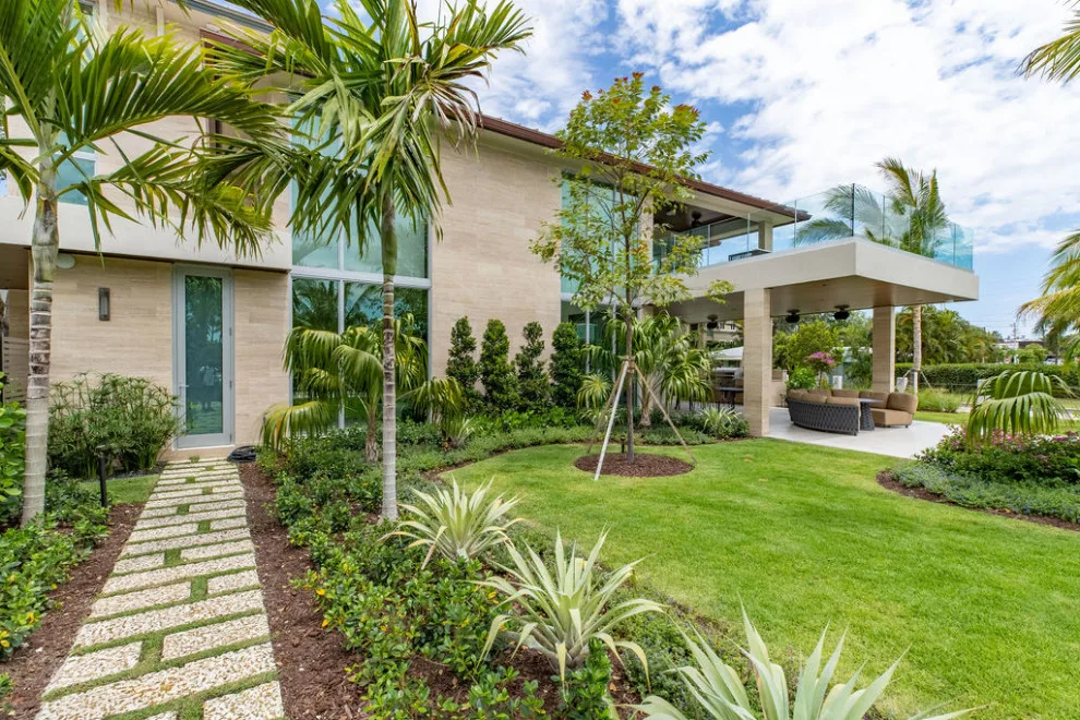 Olas Waterfront Residence by Garza Contractors LLC - Photo 7