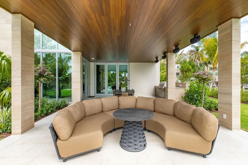 Olas Waterfront Residence by Garza Contractors LLC - Photo 5