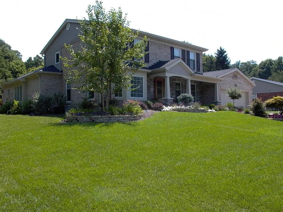 Landscape Photos (Cincinnati, OH) by Gilb Landscaping, Inc. - Photo 2