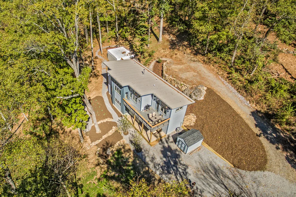Small Sibling Retreat by Evergreen Construct Inc. - Photo 38