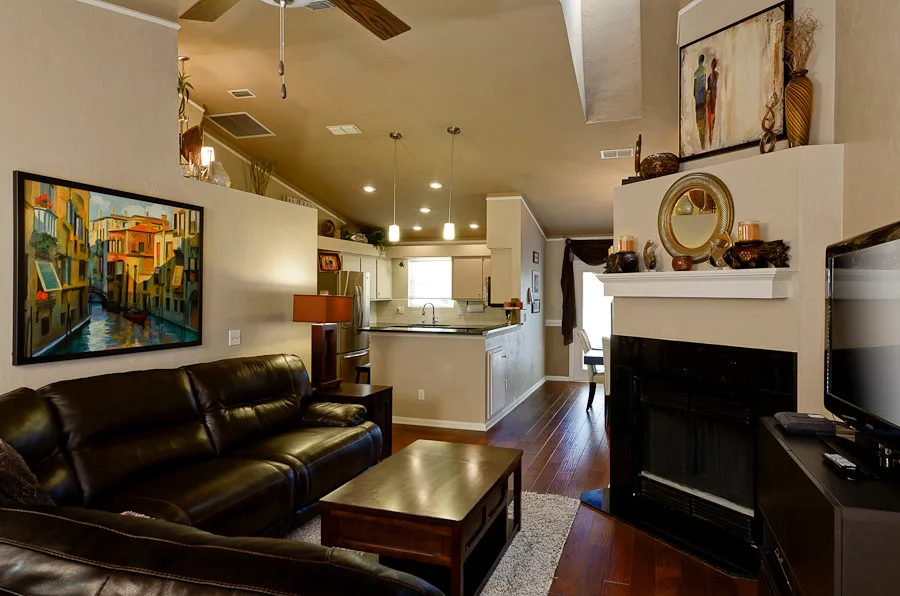 Home Gathering Spaces by Robinson Renovation & Custom Homes, Inc. - Photo 7