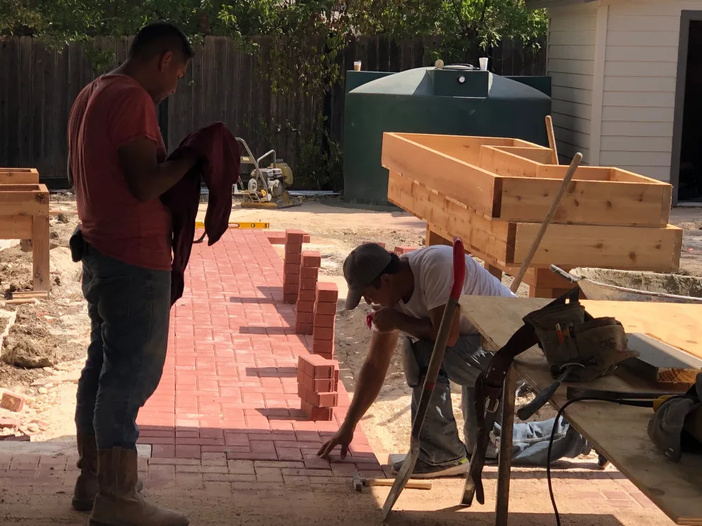 Loyola Lane Enclosed Porch by East Austin Carpenters - Photo 14
