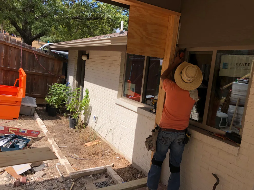 Loyola Lane Enclosed Porch by East Austin Carpenters - Photo 19