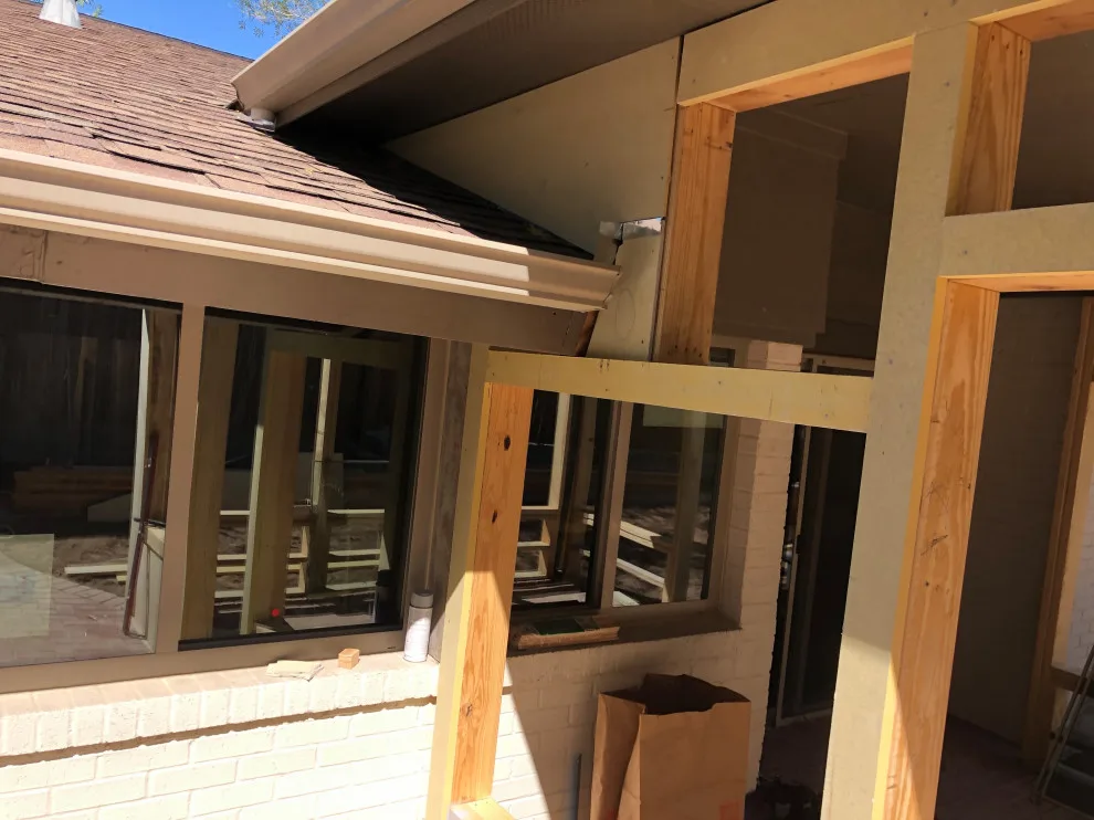 Loyola Lane Enclosed Porch by East Austin Carpenters - Photo 8