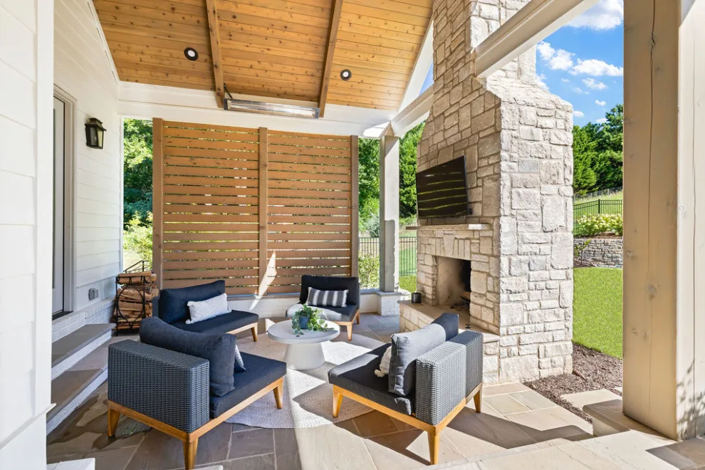 Elegant Outdoor Oasis with Modern Pool and Spa by Boyce Design + Build - Photo 4