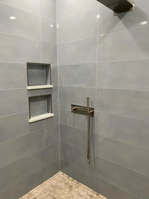 Modern Elegant Bathrooms by JSS/Green Planet Construction - Photo 22