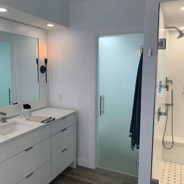 Modern Elegant Bathrooms by JSS/Green Planet Construction - Photo 5