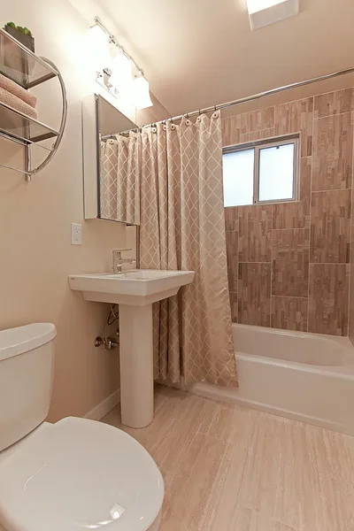 Lynnwood renovation by Blue Water Design Build - Photo 4