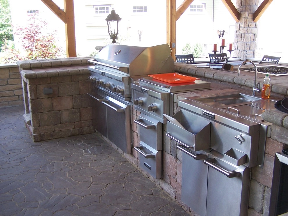 Outdoor Kitchens by Goetz Landscaping - Photo 2