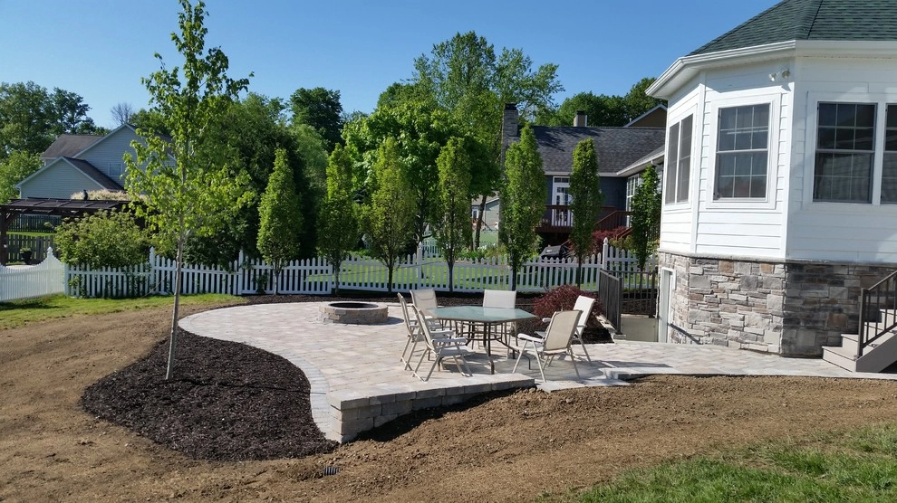 Maple Creek patio by Goetz Landscaping - Photo 2