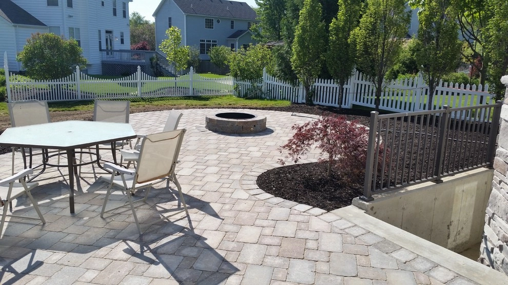 Maple Creek patio by Goetz Landscaping - Photo 3