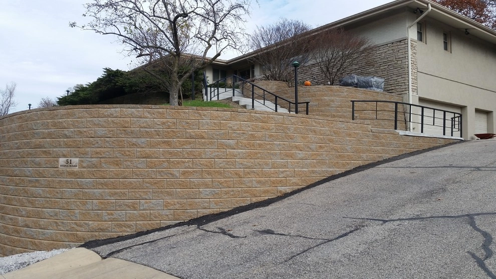 Ogden Dunes Retaining Wall by Goetz Landscaping - Photo 6