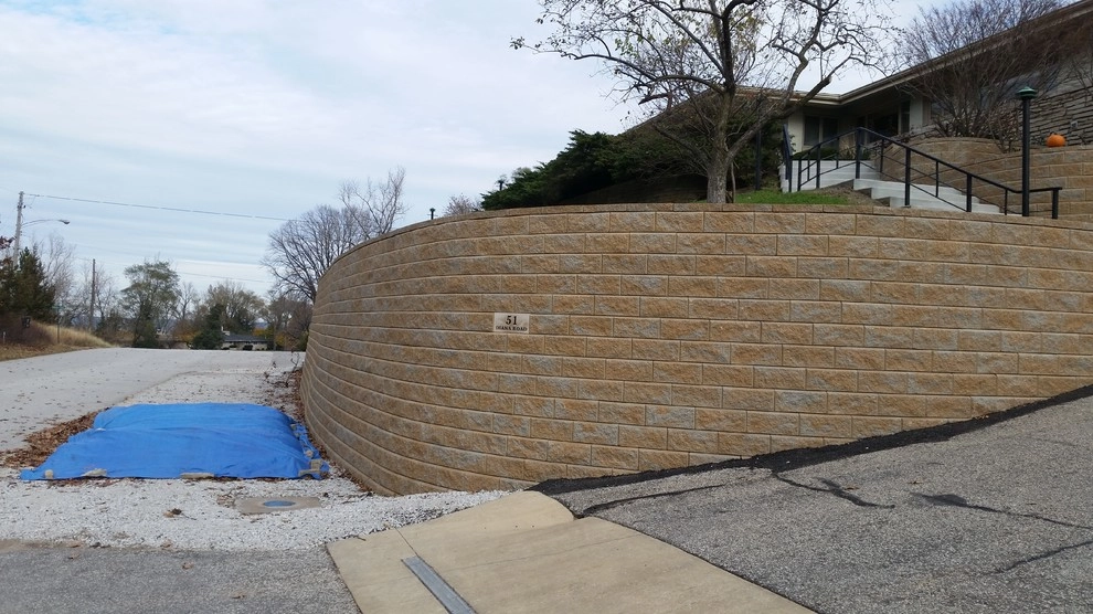 Ogden Dunes Retaining Wall by Goetz Landscaping - Photo 7