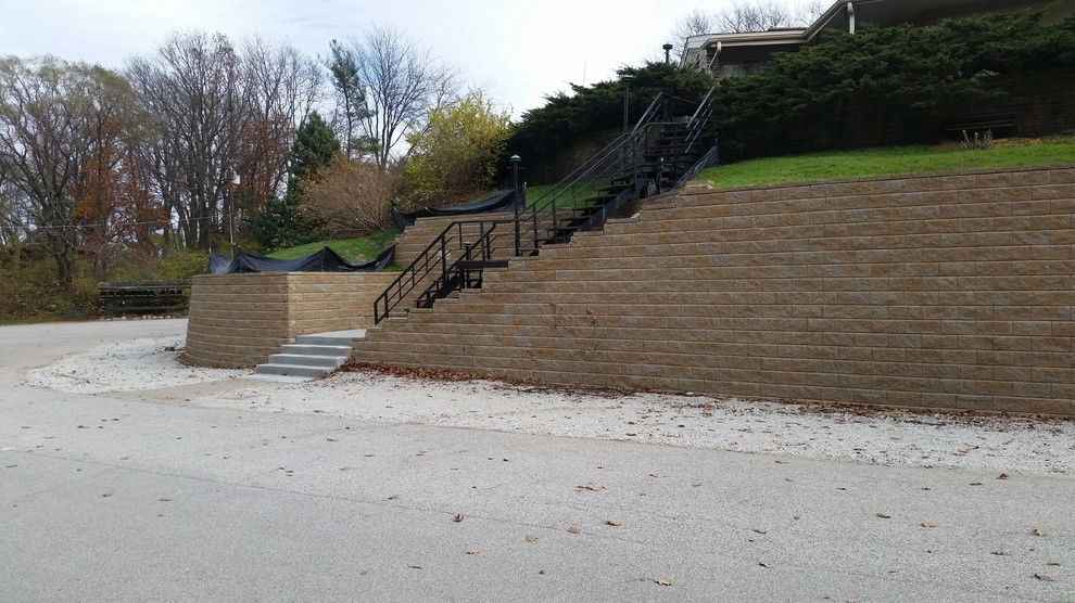 Ogden Dunes Retaining Wall by Goetz Landscaping - Photo 5