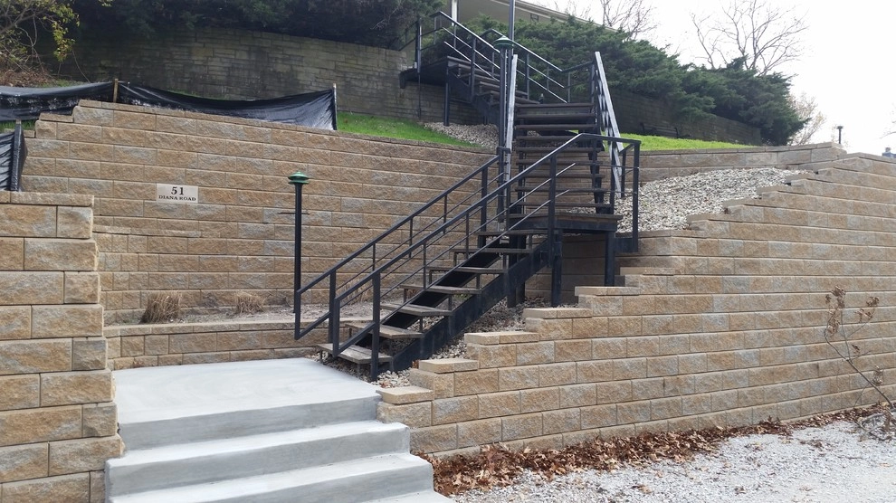 Ogden Dunes Retaining Wall by Goetz Landscaping - Photo 8