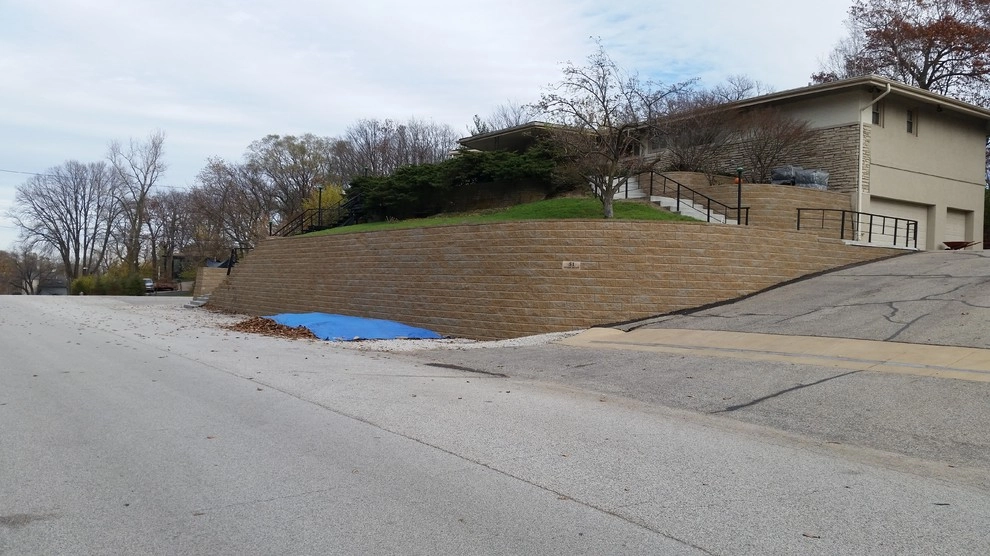 Ogden Dunes Retaining Wall by Goetz Landscaping - Photo 3