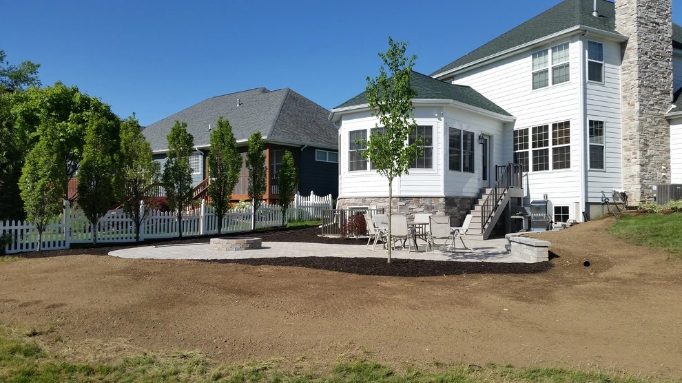 Maple Creek patio by Goetz Landscaping - Photo 4