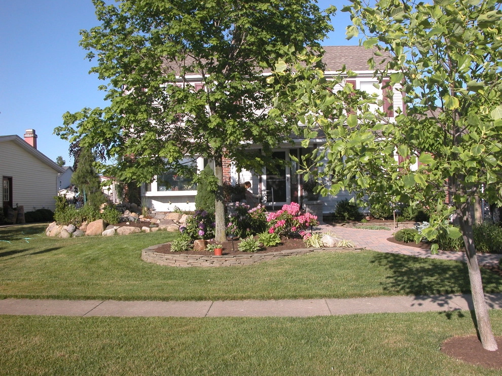 Hill Residence by Gossel Lawn And Landscape - Photo 8