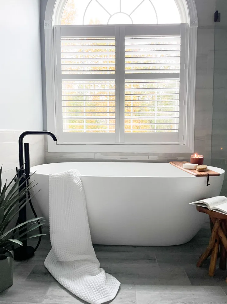 Contemporary rustic bathroom by Melissa Rieser Interiors - Photo 15