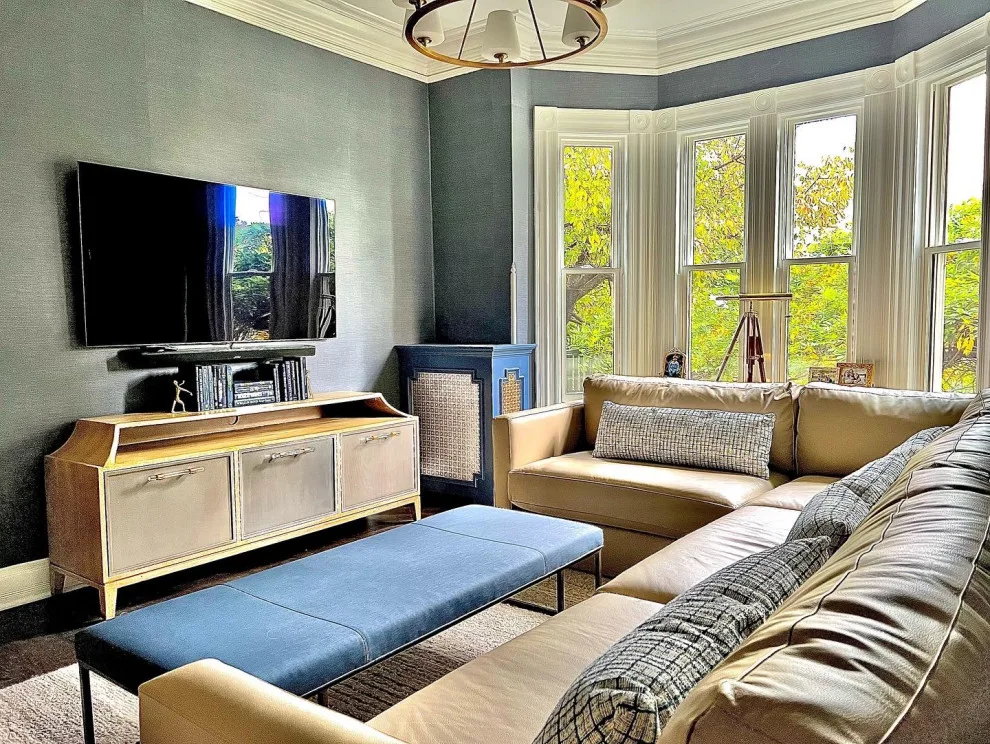 FUNCTIONAL LIVING SPACE by JSE Interiors - Photo 4