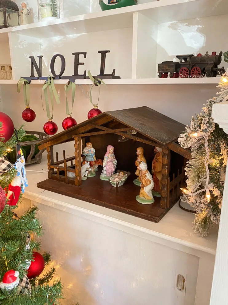 Holiday Styling by Deborah Roides Interior Design - Photo 9