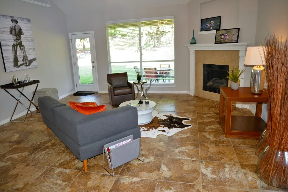Pinnacle Drive Home Staging Project 3603 San Antonio TX by Mummeinteriors - Photo 9
