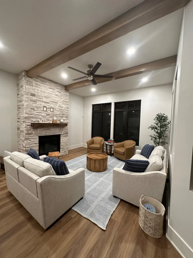 Lakeside Haven by Barbara Ann Holmes - Lintels & Lallies - Photo 5