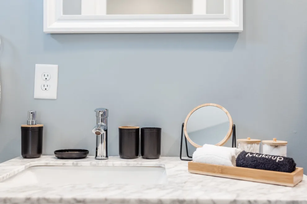 Airbnb Revamp/Rental Transformation by Interiors À La Mode, LLC - Photo 43