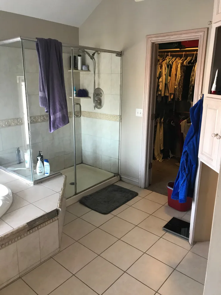 Spacious bathroom renovation by HLC Interior Solutions - Photo 12