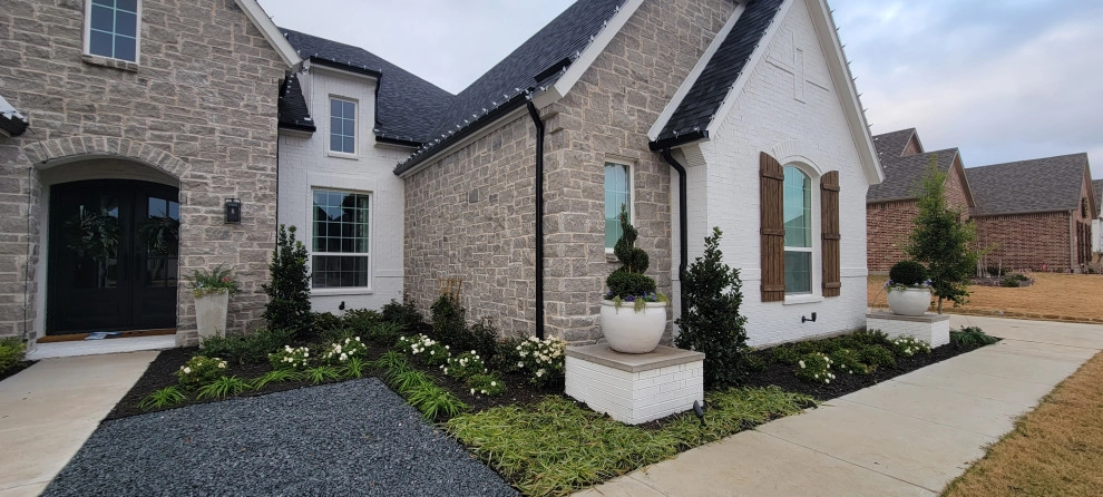 Breezy Hill Modern Landscape by Graves Landscape & Outdoor Living - Photo 2