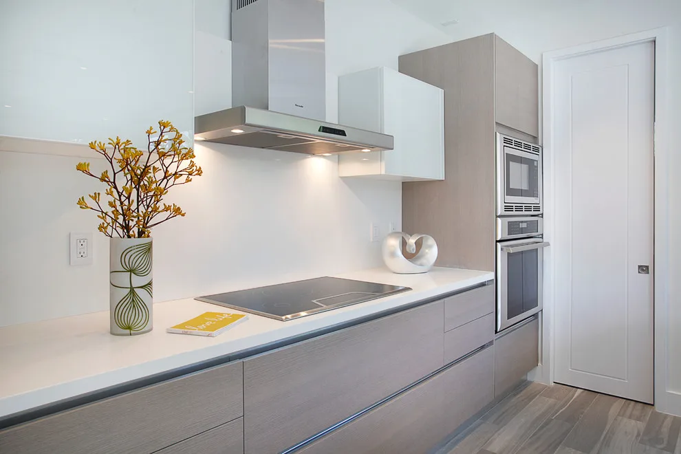 Contemporary townhouse by Vivian Macia Interiors LLC - Photo 7