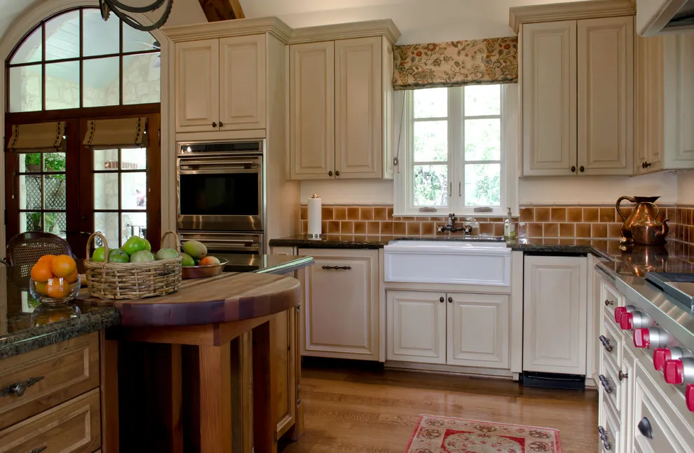Alamo Heights Culinary and Living Space by Audrey Curl Interiors - Photo 7
